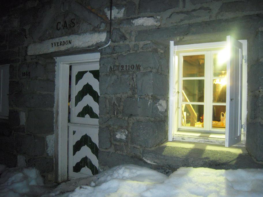 #2 Cabane de Susanfe : Cabane tout confort Cabane de Susanfe : Cabane tout confort