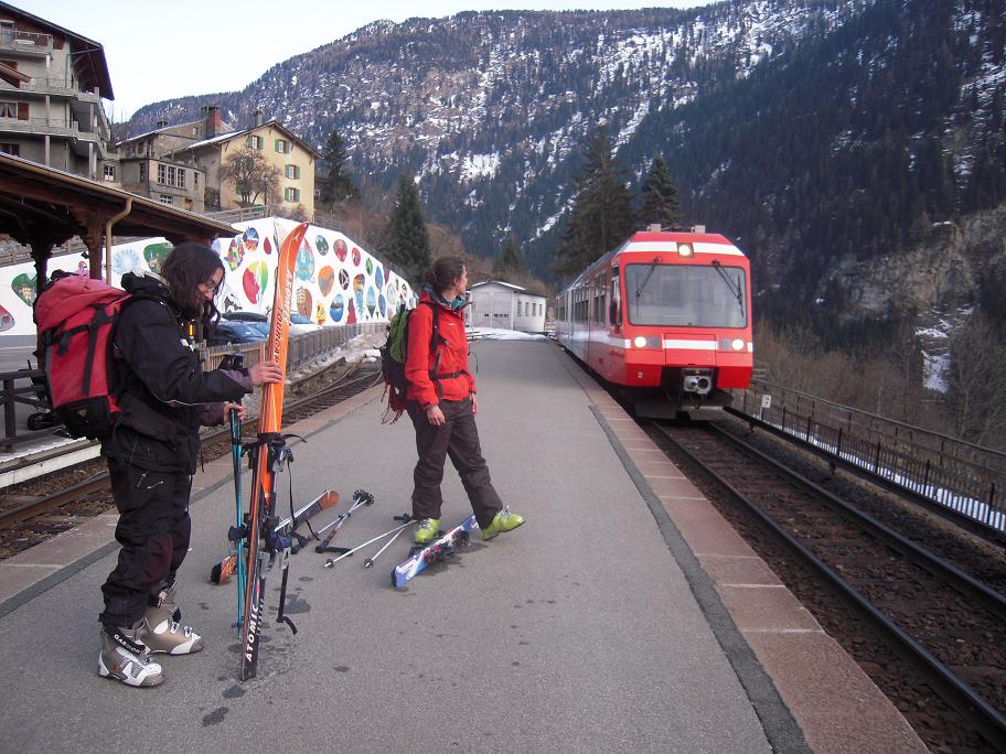 #12 Le Mont Blanc Express : Attention à la fermeture des portes, attention au départ. Le Mont Blanc Express : Attention à la fermeture des portes, attention au départ.