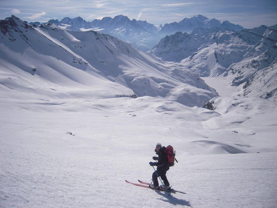 #8 Descente : Le lac d Descente : Le lac d'Emosson se découvre