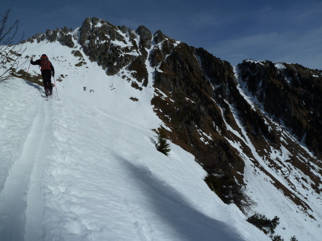 #4 Sortie du couloir vers 1900 : L Sortie du couloir vers 1900 : L'arrivée sur la partie haute impressionne par la blancheur (et oui, on a perdu l'habitude!) des paysages et le silence.