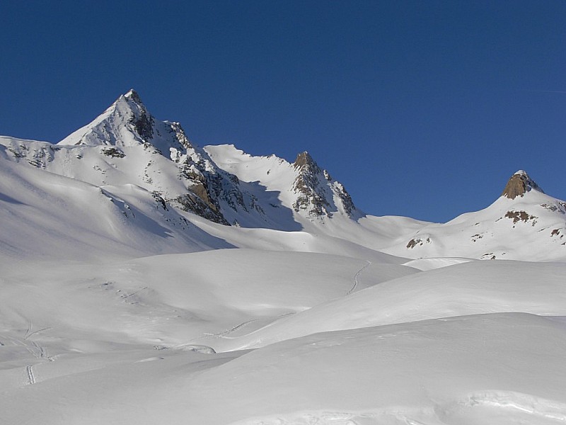 #1 Col de Forclaz : Bel enneigement dans le secteur. Col de Forclaz : Bel enneigement dans le secteur.
