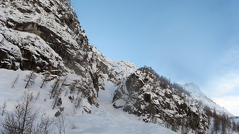 #8 Bas du couloir : Il aurai été plus judicieux de s Bas du couloir : Il aurai été plus judicieux de s'échapper plus haut en direction de Clapouse!