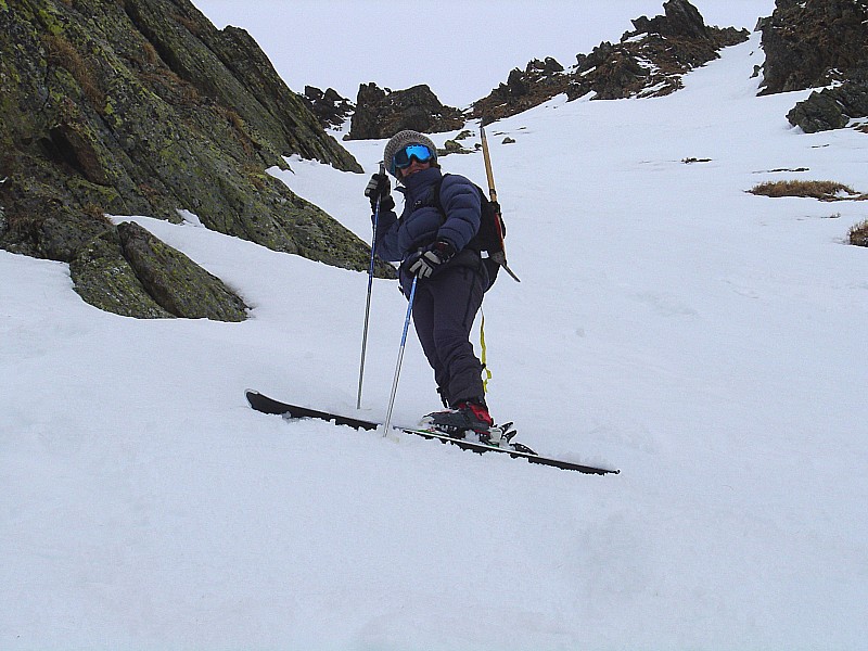 #8 couloir jumeau oriental : Marjo nous a rejoint pour la deuxième partie de la descente couloir jumeau oriental : Marjo nous a rejoint pour la deuxième partie de la descente