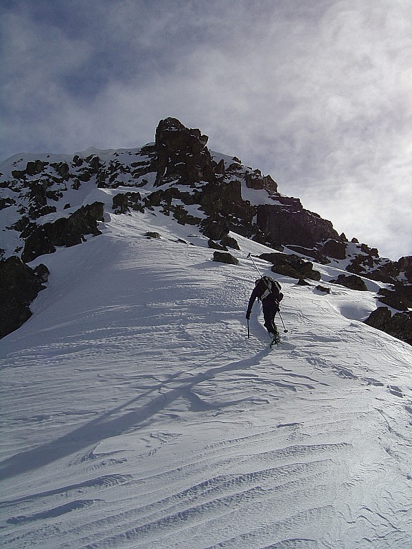 #5 Sous le sommet : Dilemme : contemplation contre visibilité sous les skis Sous le sommet : Dilemme : contemplation contre visibilité sous les skis