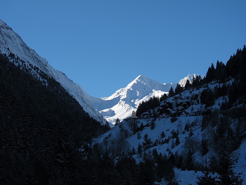 #1 Marioules : le fond de chaine a l Marioules : le fond de chaine a l'air poudreux