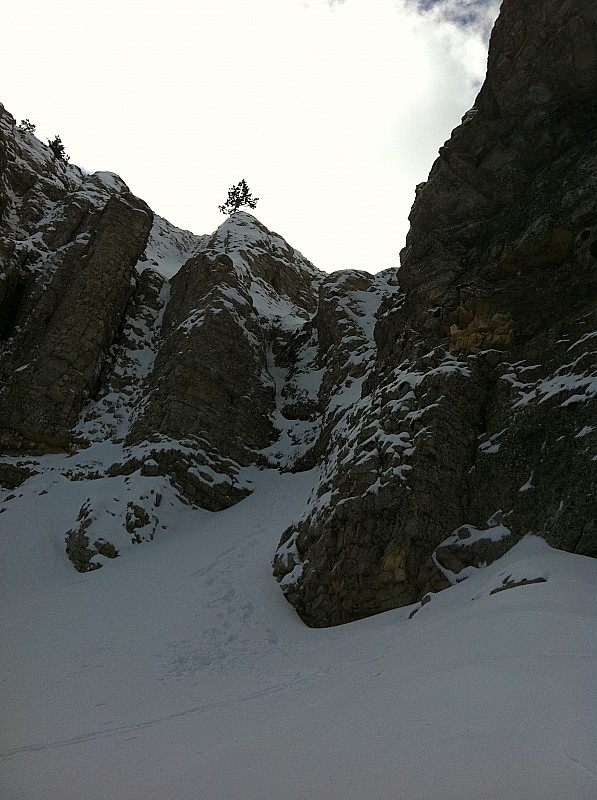 #7 verrou de la combe de gauche : 15 m d verrou de la combe de gauche : 15 m d'escalade qui doivent ouvrir l'entrée de la belle combe de gauche à faire
