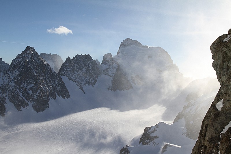 #8 Vue depuis la brèche : Pas mal de vent et pas un chat dans le secteur Vue depuis la brèche : Pas mal de vent et pas un chat dans le secteur