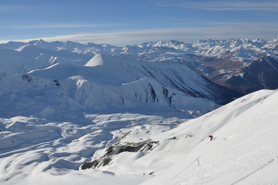 #12 Descente : Morgan ne prend même pas le temps d Descente : Morgan ne prend même pas le temps d'identifier tous ces sommets de Belledonne vus sous un angle peu habituel... Quel scandale!