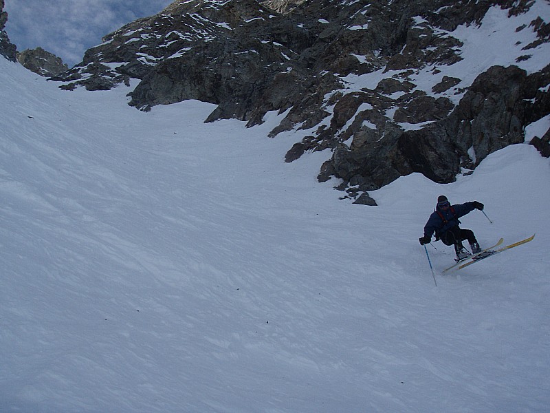 #14 Et hop un virage tortueux : Le haut du couloir n Et hop un virage tortueux : Le haut du couloir n'était pas dans ses meilleures conditions, virages contrôlés obligés.