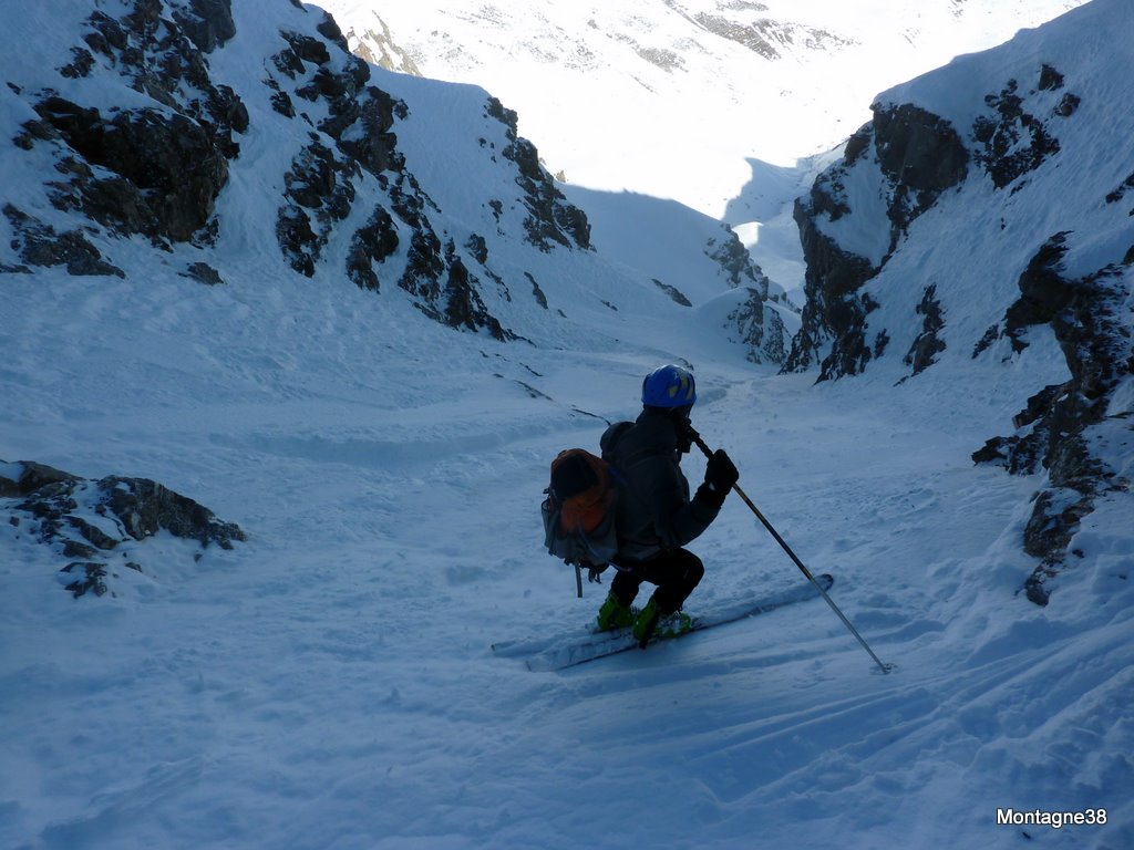 #6 Le Couloir : avec son rétrécissement à mis pente Le Couloir : avec son rétrécissement à mis pente