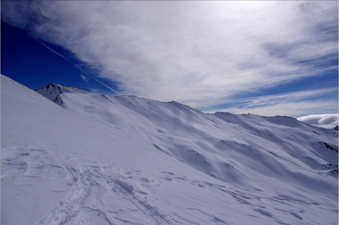#7 Le Grand Vallon : Ampleur des altisurfaces du Grand Vallon. Si petit sur la carte au 25.000, et si grand dans le terrain. Ne pas confondre les 2! Le Grand Vallon : Ampleur des altisurfaces du Grand Vallon. Si petit sur la carte au 25.000, et si grand dans le terrain. Ne pas confondre les 2!