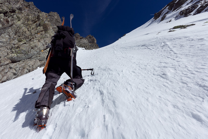 #1 Fin de la branche de droite : Avec les skis sur le toit Fin de la branche de droite : Avec les skis sur le toit