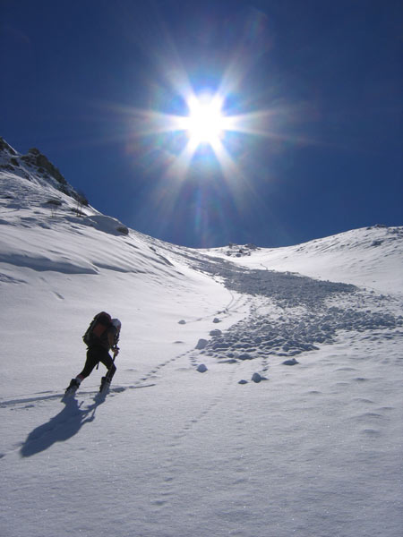 #5 Remontée au col des Marmes : Il faut tracer dans cette poudre et en plein cagnard ! Pas grave comme ça on pourra en refaire une ! Remontée au col des Marmes : Il faut tracer dans cette poudre et en plein cagnard ! Pas grave comme ça on pourra en refaire une !