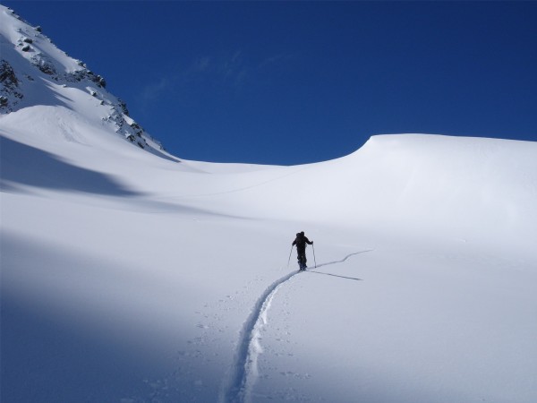#1 Sous le couloir : On s Sous le couloir : On s'approche... merci aux deux personnes qui ont fait la trace jusqu'au col.