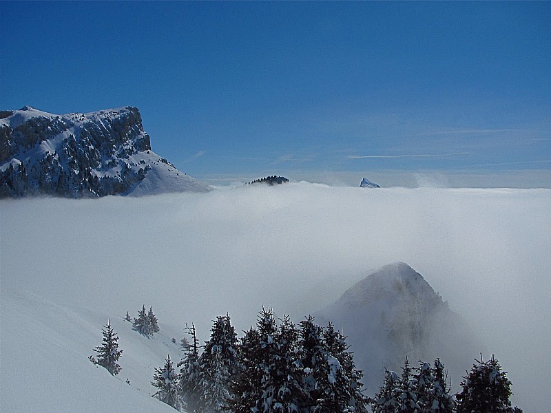 #4 Le grand Som et le col de Mauv : Les nuages au raz des spatules Le grand Som et le col de Mauv : Les nuages au raz des spatules