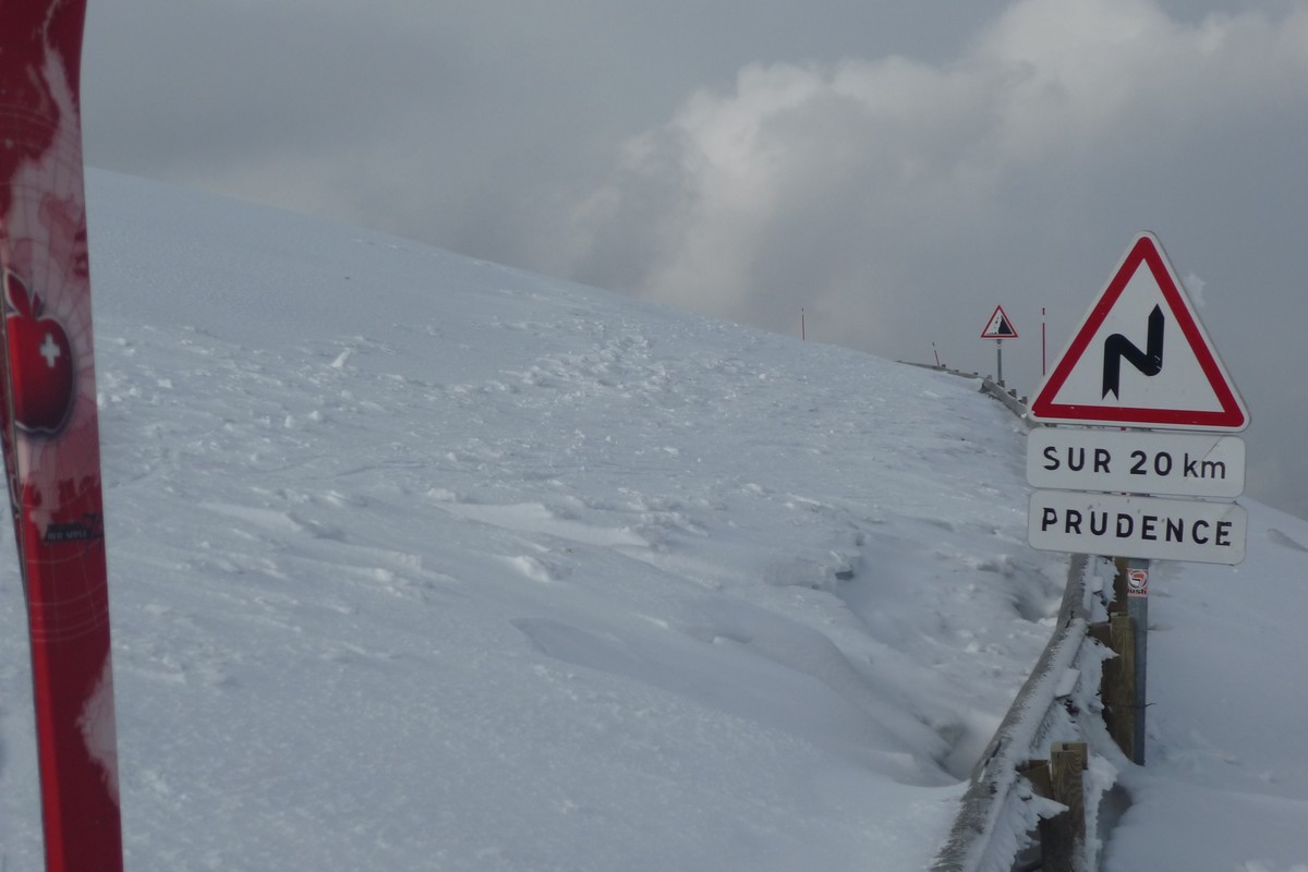 #3 la route en haut : toujours possible de descendre par la route, j la route en haut : toujours possible de descendre par la route, j'y ai d'ailleurs croisé un vtt !