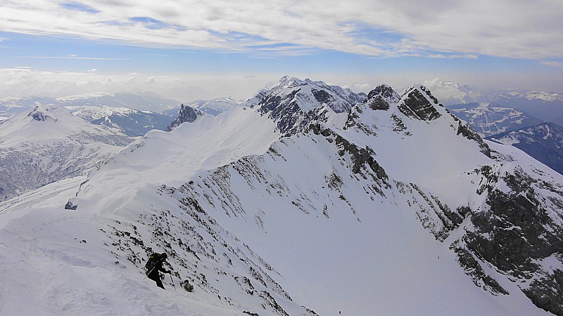 classique : le paysage classique du sommet, un peu voilé ce jour