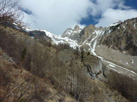 #10 Bure : Vue d Bure : Vue d'ensemble de la combe d'Aurouze