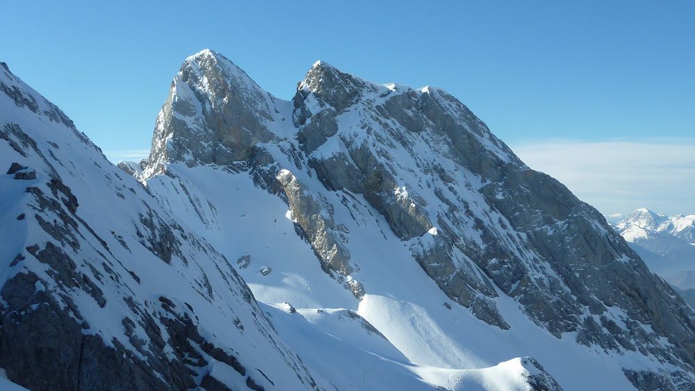 #3 Etale versant Nord : pour ceux qui voulaient des infos, le couloir Combaz est.... sec ! (y compris l Etale versant Nord : pour ceux qui voulaient des infos, le couloir Combaz est.... sec ! (y compris l'echarpe qui passe pas)