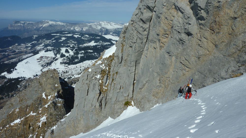 #7 Couloir Chauchefoin : on devine la jonction avec le Coillu en dessous Couloir Chauchefoin : on devine la jonction avec le Coillu en dessous