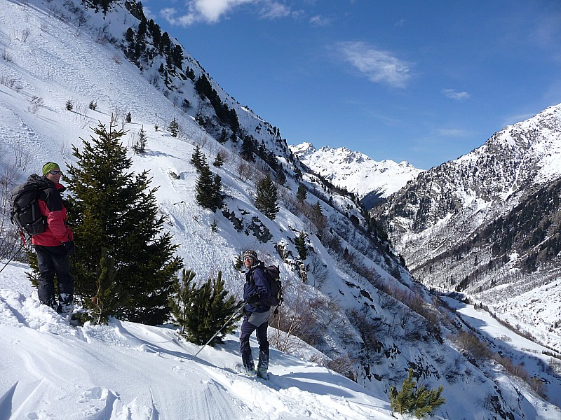 On s'arrête ici : un bien bel endroid calme et sauvage au dessus du Barrage et de la route du col du Glandon