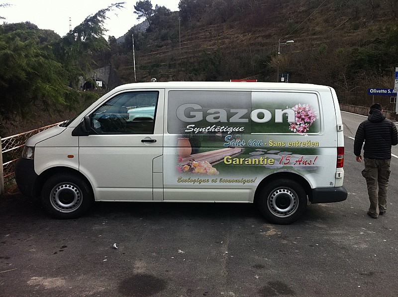 #19 Gazon : A la place de la moquette, on aura eu du gazon
Merci david pour le transport Gazon : A la place de la moquette, on aura eu du gazon
Merci david pour le transport
