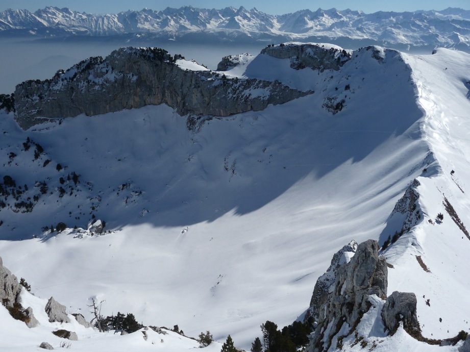 #10 Col et Dôme : Beaucoup de neige sur les pentes Nord, Est et Sud ouest , il n Col et Dôme : Beaucoup de neige sur les pentes Nord, Est et Sud ouest , il n'y en a plus pour longtemps