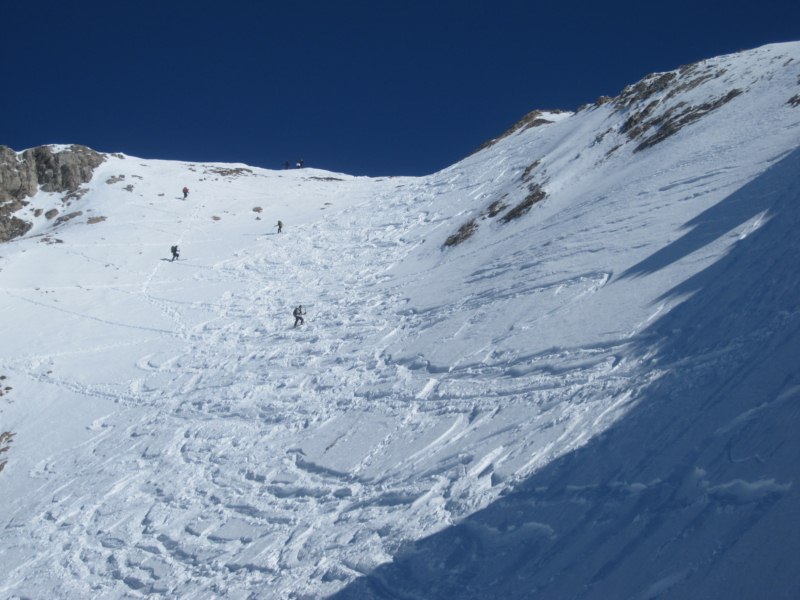 Pente terminale sous le sommet : Cela monte a ski parfaitement jusqu'au sommet (merci aux traceurs)