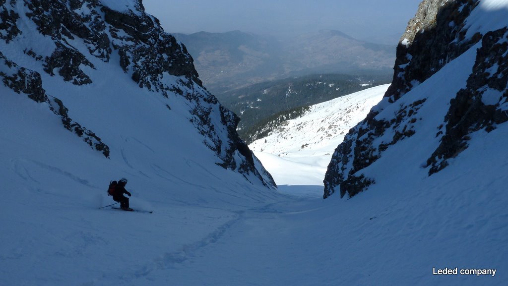 #12 Le couloir : Bon moment de ski (jusqu Le couloir : Bon moment de ski (jusqu'au portage 'chaud' avant le col du Rafour)