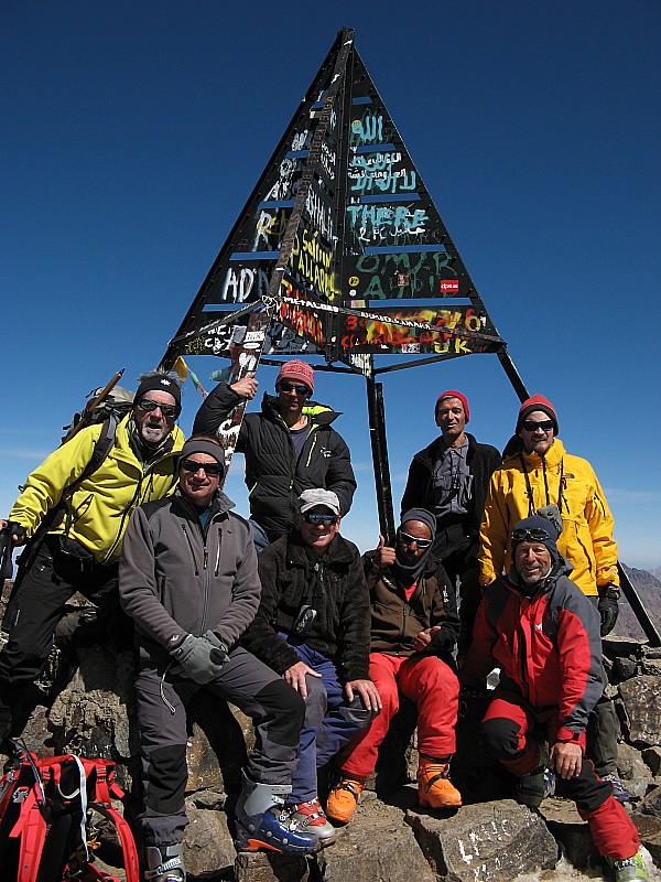 Sommet du Toukal : Enfin le sommet du Toukal 4167m avec tout le groupe de Allibert Trekking, 100% de réussite!
