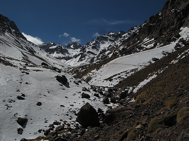 Etat enneigement vers 2950m : Vue de l'enneigement avant le refuge du Toubkal vers 2950m