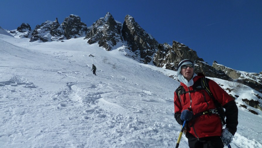 #10 Descente : Eric sous le couloir NE du Mouchillon Descente : Eric sous le couloir NE du Mouchillon