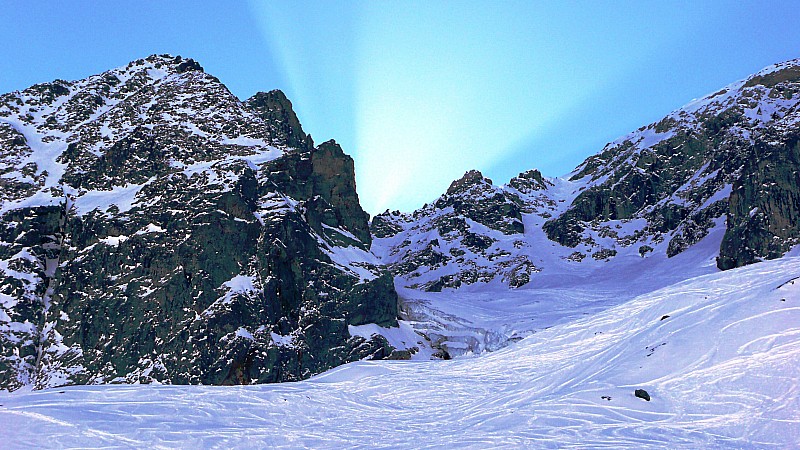 #2 Rayons de soleil ... : ... au-dessus du Col du Belvédère et du glacier de Bérard Rayons de soleil ... : ... au-dessus du Col du Belvédère et du glacier de Bérard