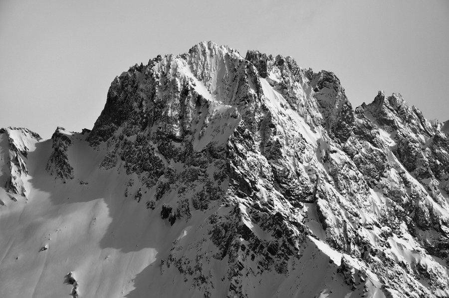 Péouvou : Des allures de grosse montagne méchante