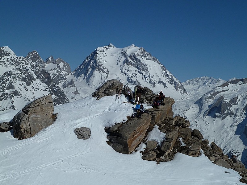 sommet terrasse 3* : avant de plonger dans le couloir des chamois