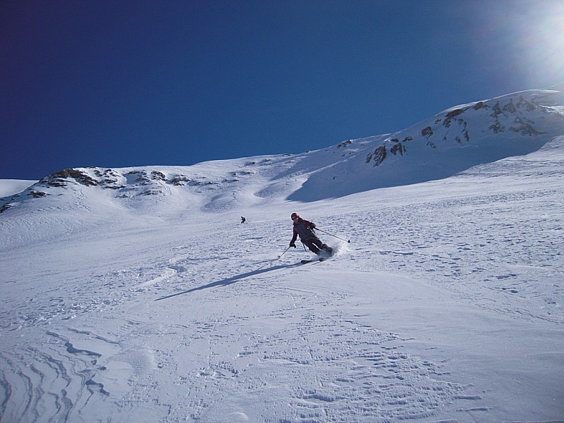 #7 descente : passage dans des accumulations de neige légére descente : passage dans des accumulations de neige légére