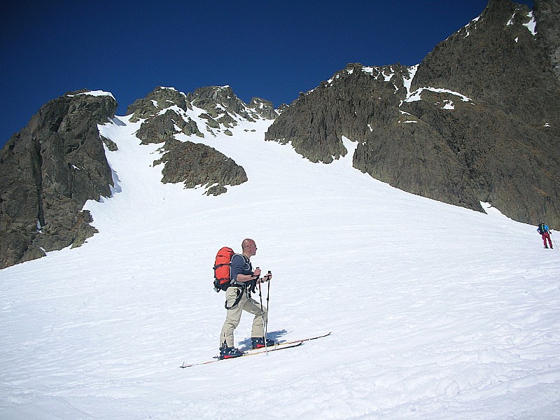 #6 Pointe A. Favre : Alexis au pied du Couloir SW Pointe A. Favre : Alexis au pied du Couloir SW