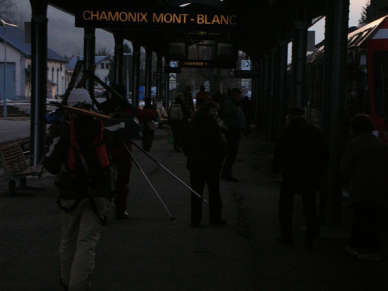 #11 Pointe A. Favre : Gare de Cham Centre: Fin de l Pointe A. Favre : Gare de Cham Centre: Fin de l' Histoire du Jour !