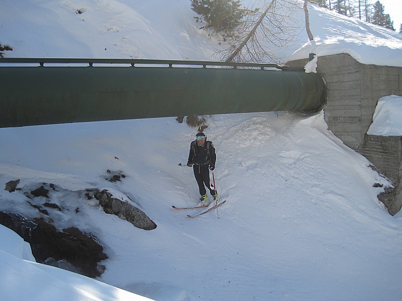 #13 conduite forcée : c conduite forcée : c'est là qu'on aurait dû prendre rive droite... avis!