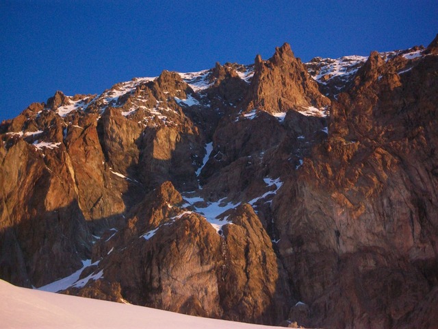#8 Ailefroide occidentale : Et éclaire l Ailefroide occidentale : Et éclaire l'objectif du jour; Bigre, ou est la neige ?