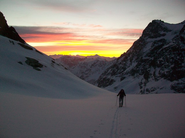#7 Ailefroide occidentale : Le lever de soleil fait dans le flamboyant Ailefroide occidentale : Le lever de soleil fait dans le flamboyant