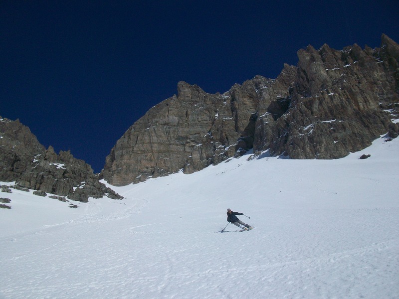 #13 Pointe Balthazar : Sous la face, Manu ride la transfo dans une ambiance Dévoluarde+/Dolomitisque- (avec un pas de bloc) Pointe Balthazar : Sous la face, Manu ride la transfo dans une ambiance Dévoluarde+/Dolomitisque- (avec un pas de bloc)