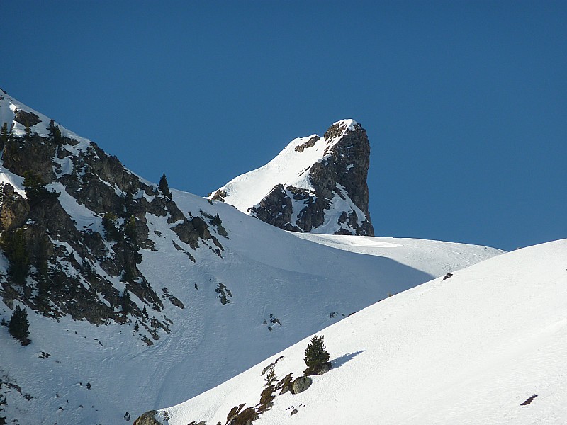 #5 Roche Blanche : Petit sommet, grands effets Roche Blanche : Petit sommet, grands effets