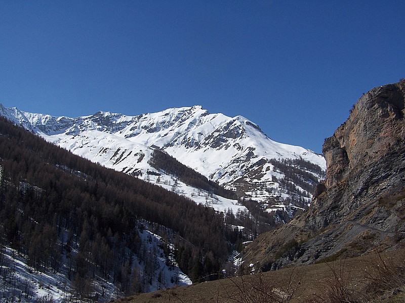 #4 Depuis le parking : Mais par ou ça monte? Depuis le parking : Mais par ou ça monte?