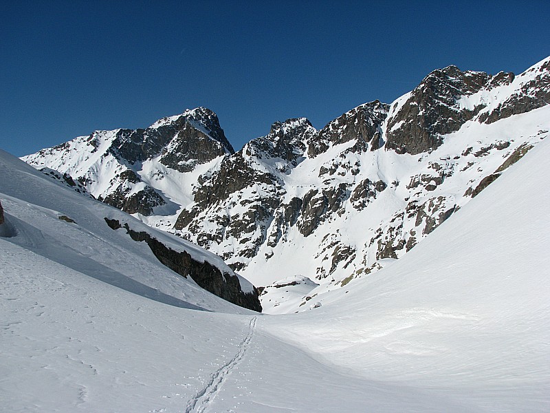 #1 Vallon de Chamineye : vue sur Caire Cabret Vallon de Chamineye : vue sur Caire Cabret