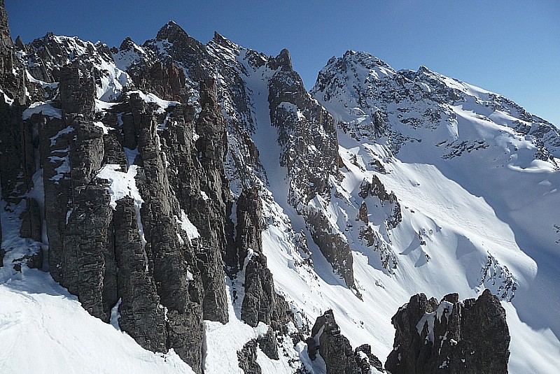 #7 couloir grand bagna : couloir et col du grand Bagna, bien frequenté c couloir grand bagna : couloir et col du grand Bagna, bien frequenté c'est derniers jours