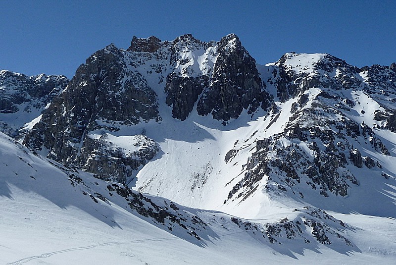 #3 couloir est grand bagna : un peu sec sur le haut à priori couloir est grand bagna : un peu sec sur le haut à priori