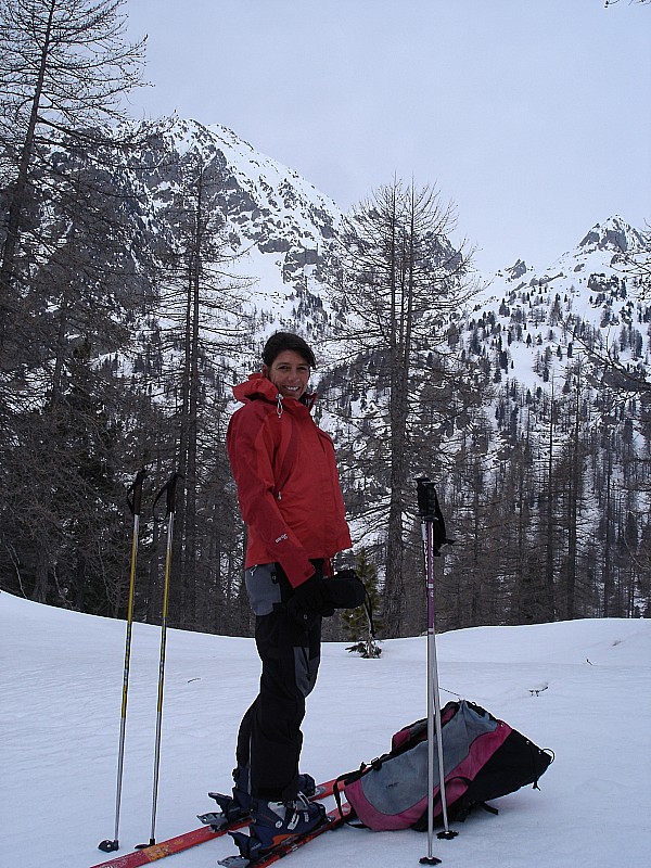 #1 à la sortie de la forêt : sous le lac de trecolpas, le mont pelago derrière moi à la sortie de la forêt : sous le lac de trecolpas, le mont pelago derrière moi