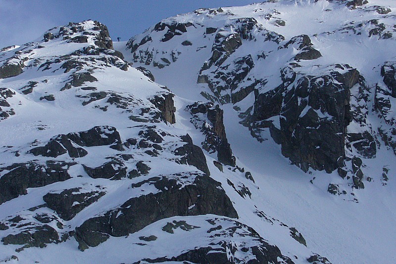 Besiberri del Mig : Totoff en haut du couloir N au dessus du Lac de Mar prêt pour faire du rabio!