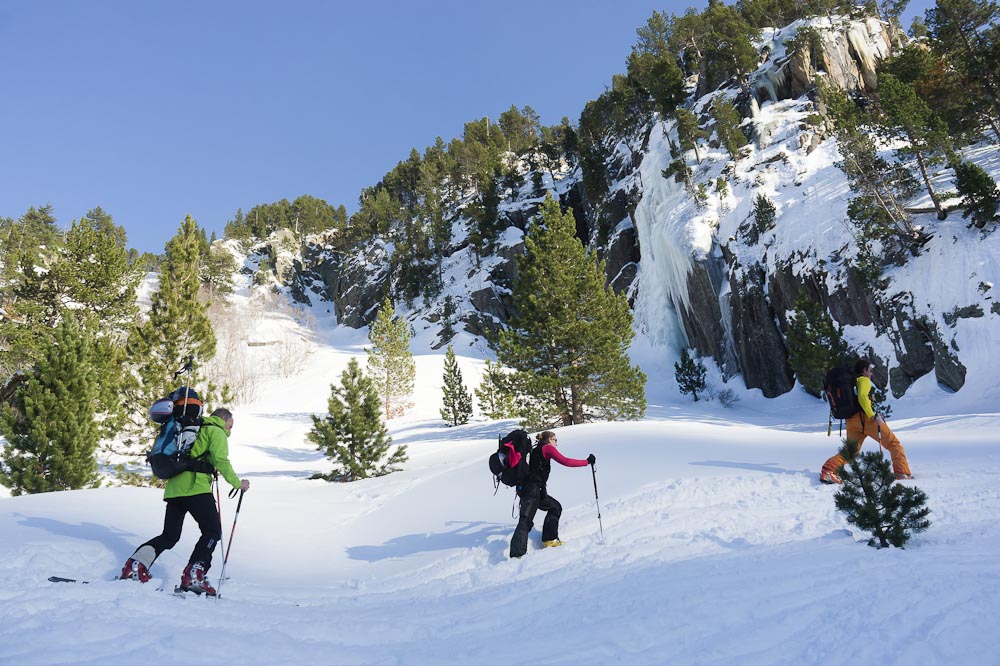 Sous le refuge de la Restanca : Un peu dur avec de bons sacs et après huit heures de route